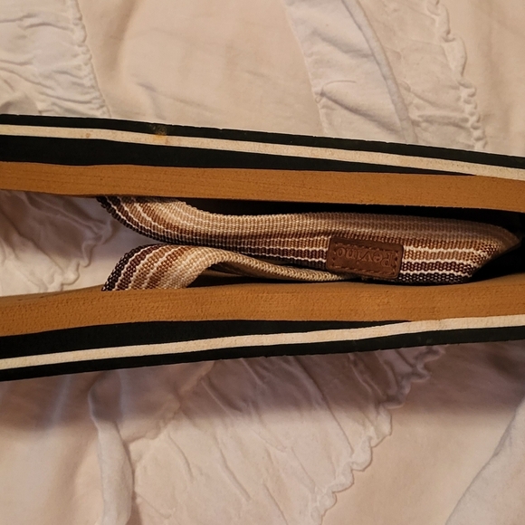 NBW Flip flops - Picture 3 of 3